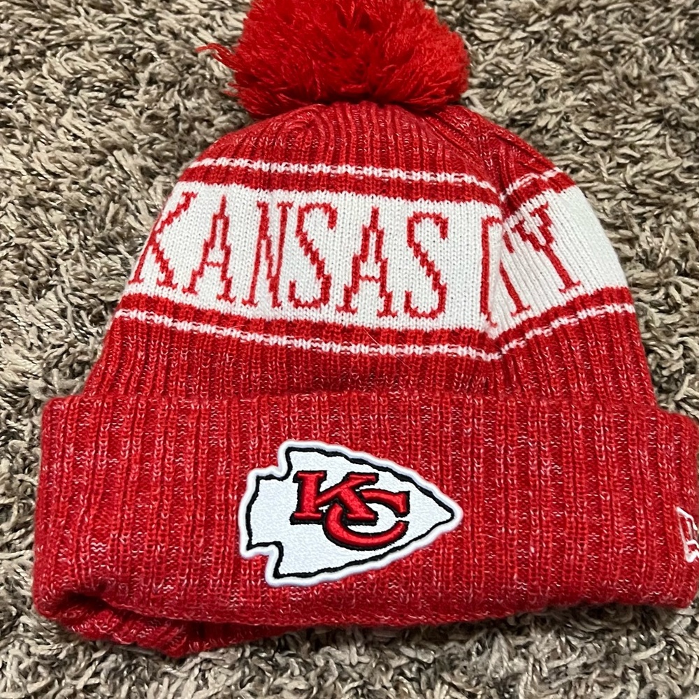 New Era Red and White Kansas City Chiefs  Beanie